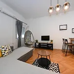 Zara Apartment